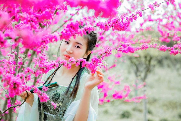 武汉云鼎桑拿：养生休闲好去处，舒适享受一触即发